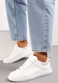 Renee - Biało-Beżowe Sznurowane Sneakersy Vilimea. Kolor: biały #2