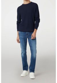 Guess - GUESS Granatowy sweter męski Davin Cn Ls, Rozmiar M. Kolor: niebieski. Materiał: bawełna. Długość rękawa: długi rękaw. Długość: długie. Wzór: bez wzorów. Styl: elegancki, klasyczny #4