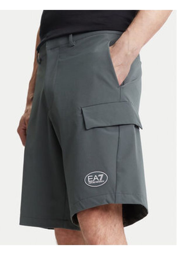 EA7 Emporio Armani Szorty sportowe 7M000196 AF13554 U8109 Szary Regular Fit. Kolor: szary. Materiał: syntetyk. Styl: sportowy