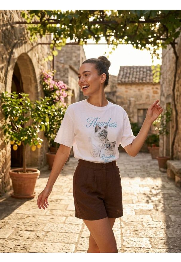 Sinsay - Bawełniana koszulka z haftowanym napisem - biały. Kolor: biały. Materiał: bawełna. Wzór: napisy, haft