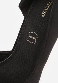 Born2be - Czarne Szpilki Vices ze Skórzaną Wkładką i Wycięciem z Boku Olialira. Okazja: na co dzień. Nosek buta: szpiczasty. Kolor: czarny. Materiał: skóra. Obcas: na szpilce. Styl: casual, elegancki, wizytowy. Wysokość obcasa: średni #7