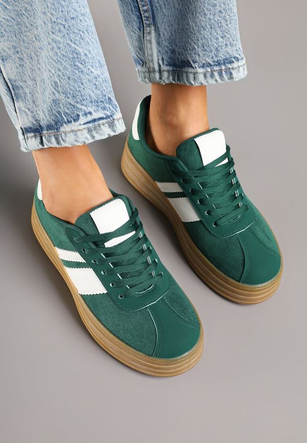 Born2be - Zielone Sneakersy w Stylu Klasycznych Tenisówek z Ozdobnymi Paskami Dellien. Okazja: na co dzień. Zapięcie: pasek. Kolor: zielony. Materiał: jeans