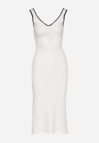 Born2be - Biała Sukienka Dzianinowa o Taliowanym Kroju na Ramiączkach z Lamówką Zenlimi. Okazja: na co dzień. Typ kołnierza: dekolt w kształcie V. Kolor: biały. Materiał: dzianina. Długość rękawa: na ramiączkach. Styl: elegancki, casual #6