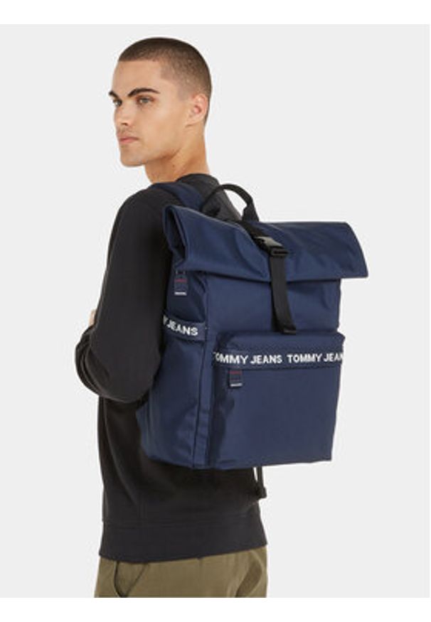 Tommy Jeans Plecak Essential Rolltop AM0AM11515 Granatowy. Kolor: niebieski. Materiał: materiał, poliester