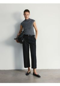 Reserved - Spodnie z kantem - czarny. Kolor: czarny. Materiał: wiskoza, tkanina #1