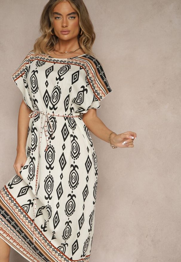 Renee - Biała Wiskozowa Sukienka o Pudełkowym Kroju w Etniczny Print Miriliana. Okazja: na co dzień. Kolor: biały. Materiał: wiskoza. Wzór: nadruk. Typ sukienki: proste. Styl: elegancki, casual