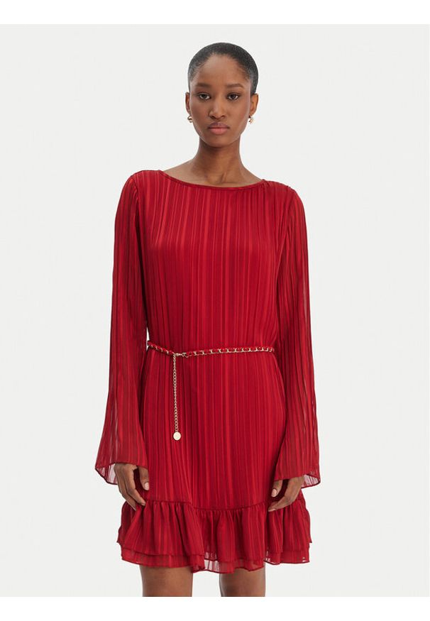 Guess Sukienka codzienna W6RK37 WJ712 Czerwony Regular Fit. Okazja: na co dzień. Kolor: czerwony. Materiał: syntetyk. Typ sukienki: proste. Styl: casual