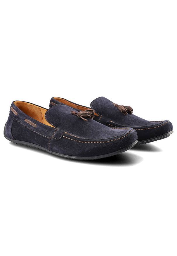 Granatowe Mokasyny Karino Męskie Modne Półbuty. Zapięcie: bez zapięcia. Kolor: niebieski. Materiał: zamsz, jeans, skóra. Szerokość cholewki: normalna. Styl: elegancki
