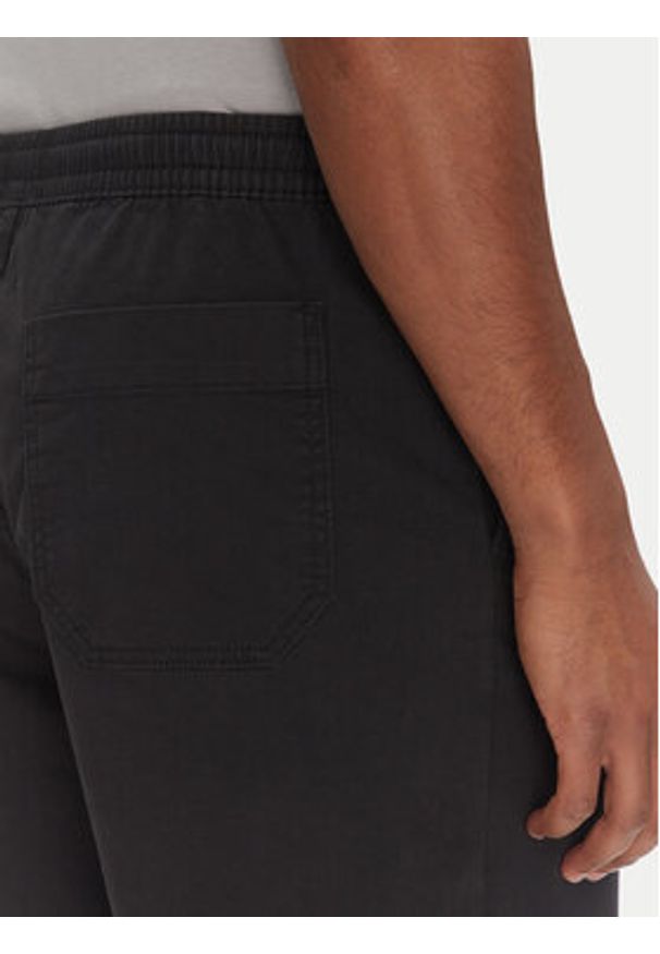 GAP - Gap Szorty materiałowe 723683-02 Czarny Regular Fit. Kolor: czarny. Materiał: bawełna