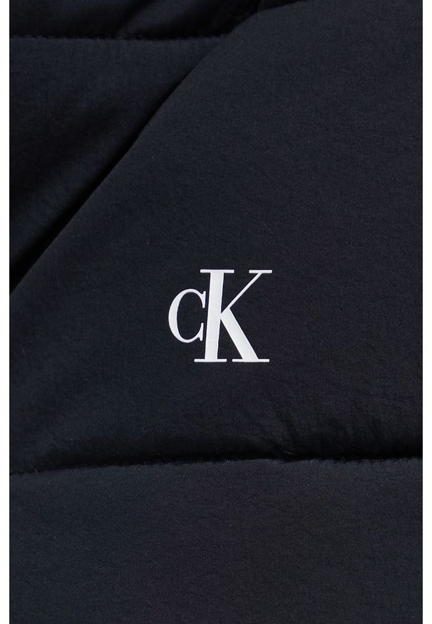 Calvin Klein Jeans kurtka damska kolor czarny zimowa. Okazja: na co dzień. Typ kołnierza: kaptur. Kolor: czarny. Materiał: poliamid. Sezon: zima. Styl: casual