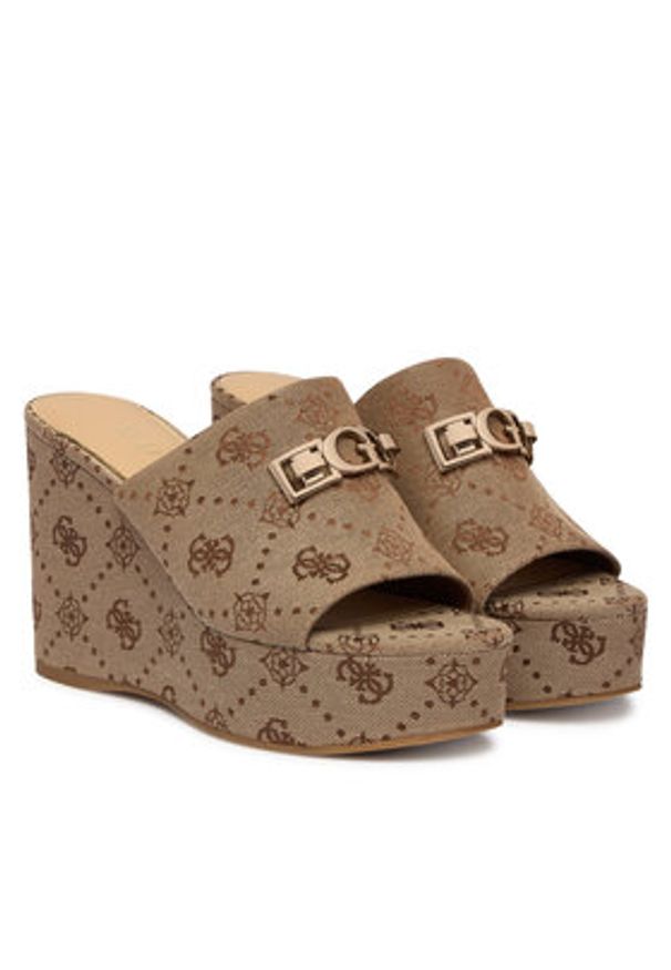 Guess Klapki FLJEVZ FAL04 Beżowy jasny. Kolor: beżowy. Materiał: materiał
