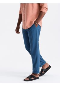 Ombre Clothing - Męskie spodnie podwijane chino z dodatkiem lnu – niebieski denim V5 - Rozmiar: S. Okazja: na co dzień. Kolor: niebieski. Materiał: len, denim. Sezon: lato. Styl: casual #4