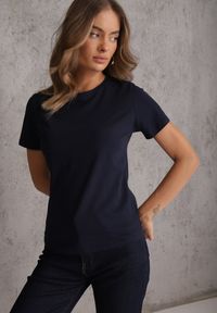 Renee - Granatowy T-shirt z Bawełny z Okrągłym Dekoltem Nedima. Okazja: na co dzień. Kolor: niebieski. Materiał: bawełna. Styl: casual, klasyczny #8