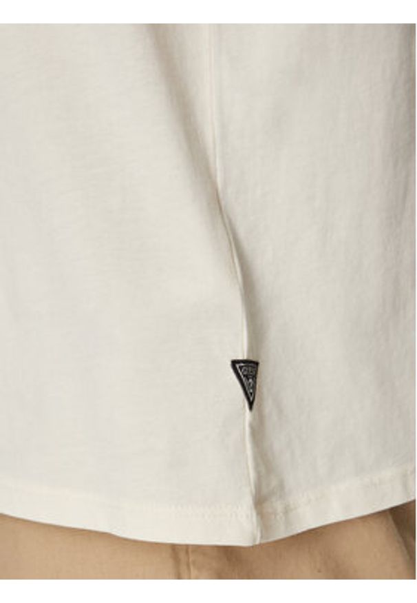 Guess T-Shirt M4GI12 K9RM1 Beżowy Regular Fit. Kolor: beżowy. Materiał: bawełna