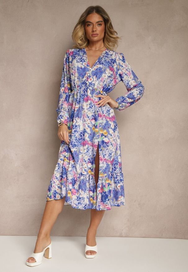 Renee - Niebieska Sukienka w Kwiatowy Print o Rozkloszowanym Kroju z Dekoltem w Serek Janellia. Typ kołnierza: dekolt w serek. Kolor: niebieski. Długość rękawa: długi rękaw. Wzór: kwiaty, nadruk. Typ sukienki: rozkloszowane