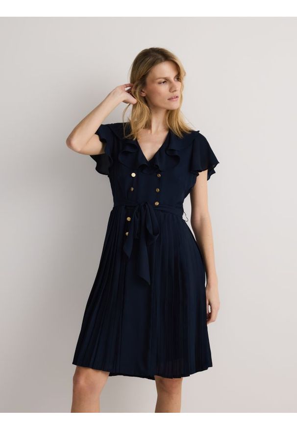 Reserved - Sukienka z ozdobnymi guzikami - granatowy. Kolor: niebieski. Materiał: tkanina