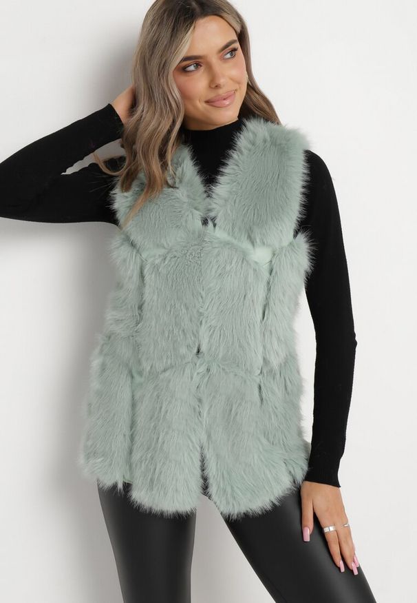 Born2be - Miętowa Kamizelka Futrzana z Wstawkami z Ekoskóry Batliewa. Kolor: miętowy. Materiał: futro. Wzór: aplikacja