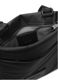 Calvin Klein Saszetka Puffer Utility Flatpack LV04D3224G Czarny. Kolor: czarny. Materiał: materiał #3
