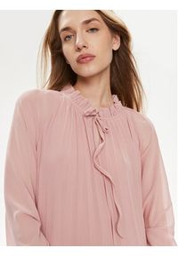 Dixie Sukienka codzienna A319J028A Różowy Regular Fit. Okazja: na co dzień. Kolor: różowy. Materiał: syntetyk. Typ sukienki: proste. Styl: casual #5