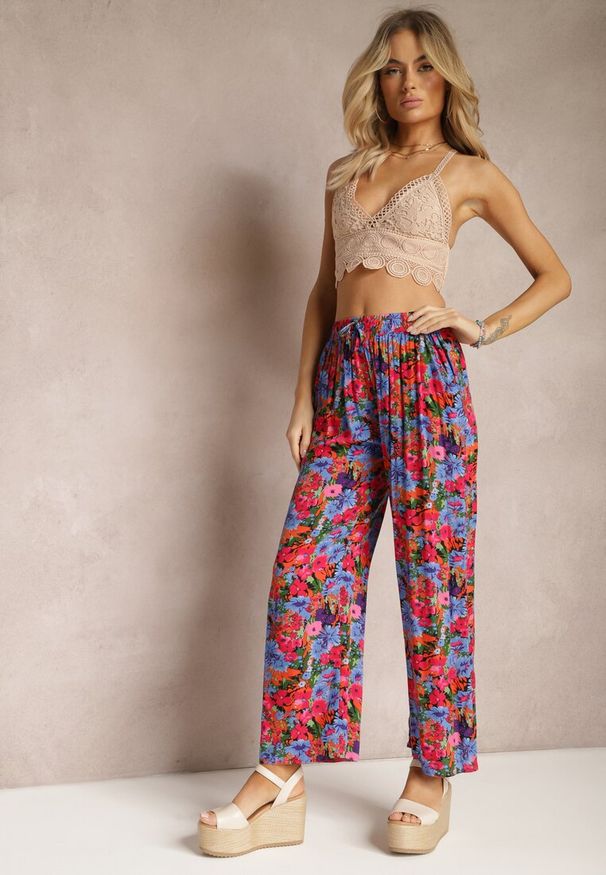 Renee - Fioletowo-Różowe Wiskozowe Spodnie z Prostą Nogawką High Waist w Kwiatowy Wzór Zaranima. Stan: podwyższony. Kolor: fioletowy. Materiał: wiskoza. Wzór: kwiaty. Sezon: lato