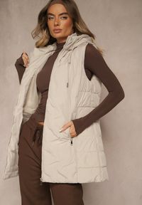 Renee - Ciemnobeżowa Taliowana Kamizelka Przejściowa z Kapturem Olepia. Okazja: na co dzień. Typ kołnierza: kaptur. Kolor: beżowy. Materiał: poliester, jeans. Sezon: jesień, wiosna. Styl: klasyczny, casual #4