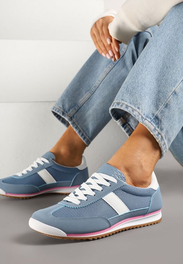Born2be - Niebieskie Sneakersy z Ozdobnym Paskiem Cleota. Okazja: na co dzień. Zapięcie: pasek. Kolor: niebieski. Materiał: jeans