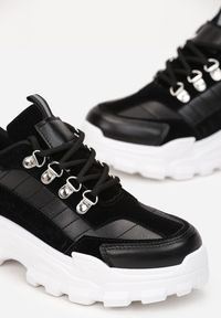 Born2be - Czarne Sneakersy Oneim. Wysokość cholewki: przed kostkę. Nosek buta: okrągły. Kolor: czarny. Materiał: materiał, nubuk. Szerokość cholewki: normalna. Wzór: aplikacja