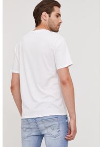 Guess T-shirt męski kolor biały z nadrukiem. Okazja: na co dzień. Kolor: biały. Materiał: materiał. Wzór: nadruk. Styl: casual #6