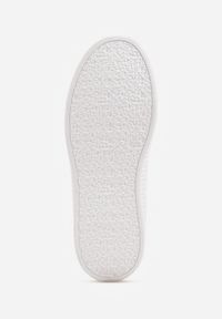 Renee - Białe Klasyczne Trampki na Żłobionej Podeszwie Levanatia. Kolor: biały. Materiał: jeans, koronka. Styl: klasyczny #5