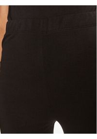 Calvin Klein Jeans Szorty sportowe Logo J20J223137 Czarny Slim Fit. Kolor: czarny. Materiał: bawełna