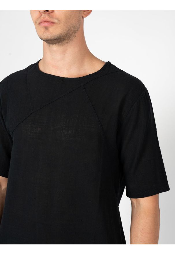 La Haine Inside Us T-shirt | P24083VLM140 | Mężczyzna | Czarny. Okazja: na co dzień. Kolor: czarny. Materiał: bawełna. Styl: casual, elegancki