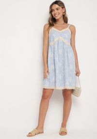 Born2be - Niebieska Bawełniana Sukienka w Kwiaty z Haftem Nilacine. Okazja: na co dzień. Kolor: niebieski. Materiał: bawełna. Długość rękawa: na ramiączkach. Wzór: kwiaty, haft. Styl: elegancki, casual #3