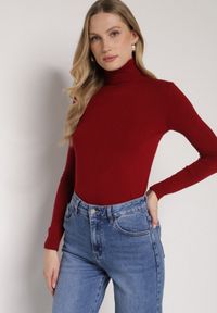 Born2be - Bordowy Klasyczny Golf z Bawełną Reilisea. Okazja: na co dzień. Typ kołnierza: golf. Kolor: czerwony. Materiał: bawełna. Styl: klasyczny #1