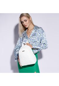 Wittchen - Damski plecak z ekoskóry z plecionką. Kolor: biały. Materiał: skóra ekologiczna. Wzór: paski. Styl: casual, sportowy #5