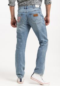 Wrangler - WRANGLER GREENSBORO MĘSKIE SPODNIE JEANSOWE JEANSY DŻINSY RACING INDIGO W15QBF22Y