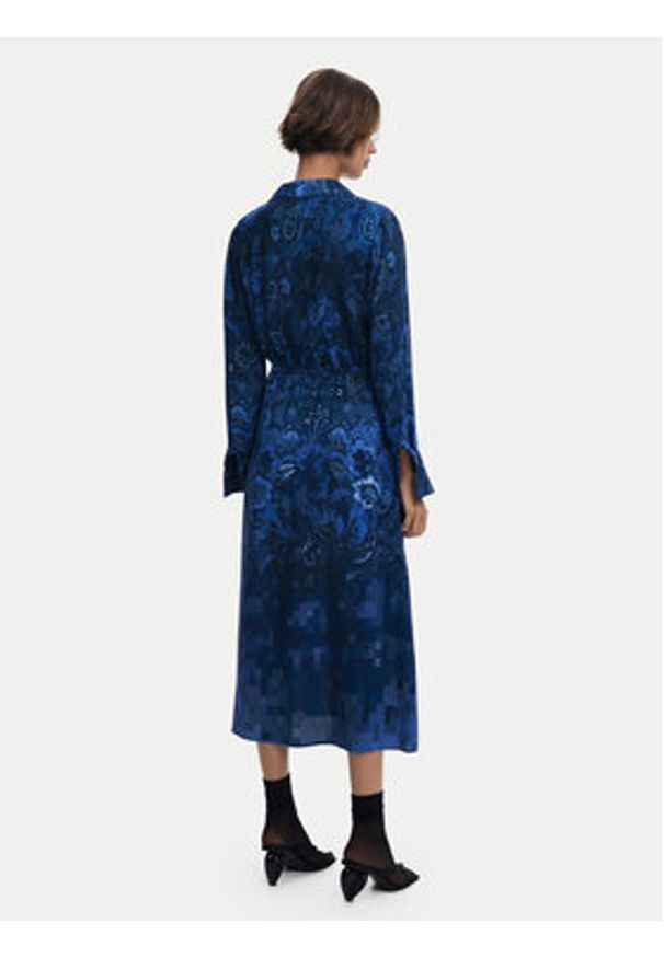 Desigual Sukienka koszulowa Licuado 25WWVW23 Niebieski Regular Fit. Kolor: niebieski. Materiał: wiskoza. Typ sukienki: koszulowe