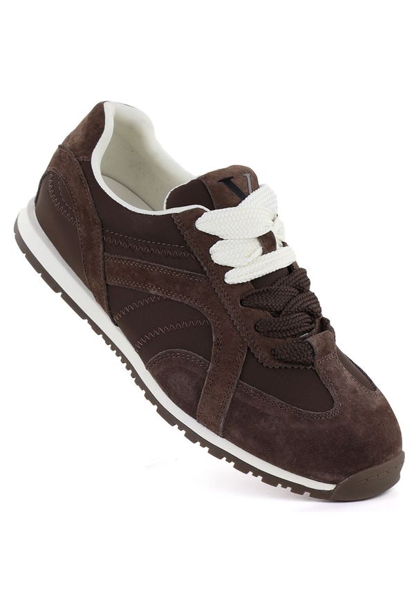 Skórzane półbuty damskie zamszowe brązowe Vinceza 86427. Okazja: na co dzień. Kolor: brązowy. Materiał: skóra. Styl: casual, sportowy