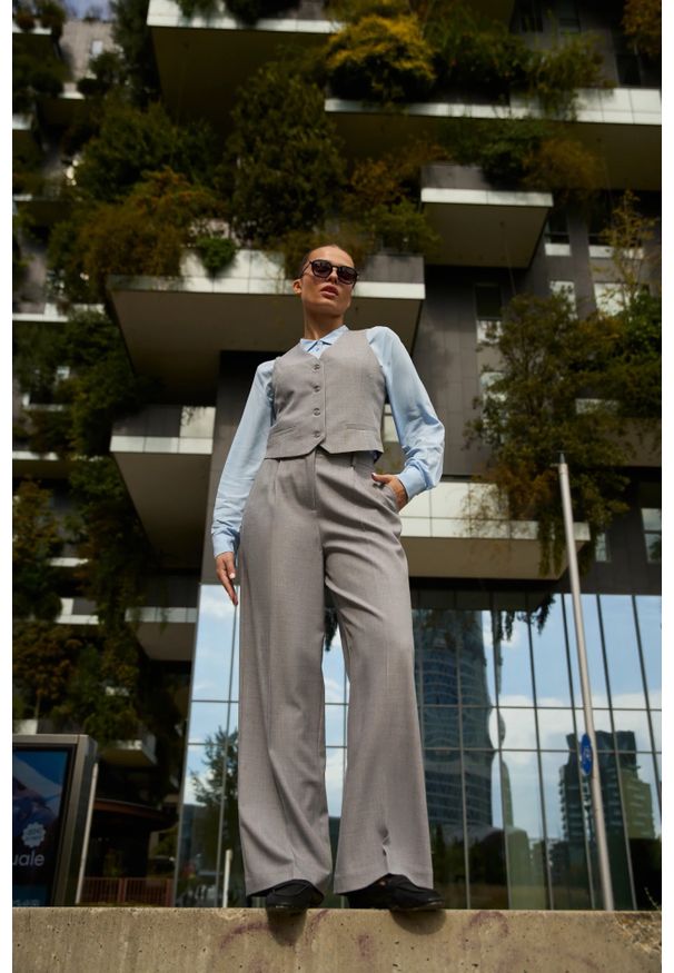 MOODO - Spodnie w kant szare. Kolor: szary. Materiał: poliester, elastan