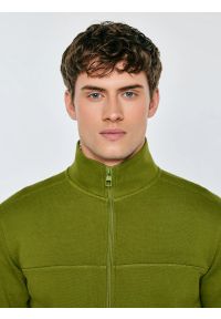 Big-Star - Bluza męska rozpinana ze stójką khaki Wlador 301. Okazja: na co dzień. Typ kołnierza: kołnierzyk stójkowy. Kolor: zielony. Materiał: dzianina, dresówka, materiał. Wzór: ze splotem, nadruk. Styl: klasyczny, casual #2