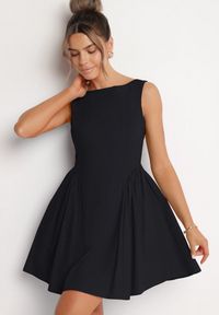 Born2be - Czarna Bawełniana Sukienka Rozkloszowana Lavione. Okazja: na co dzień. Kolor: czarny. Materiał: bawełna. Typ sukienki: proste. Styl: klasyczny, casual, elegancki #6