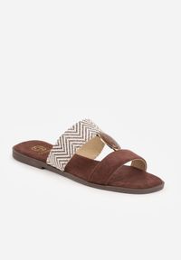 Renee - Brązowe Klapki na Płaskiej Podeszwie z Aplikacją i Wzorem w Jodełkę na Pasku Zelosa. Okazja: na co dzień. Kolor: brązowy. Materiał: jeans, zamsz. Wzór: jodełka, aplikacja. Obcas: na płaskiej podeszwie. Styl: boho, casual #7