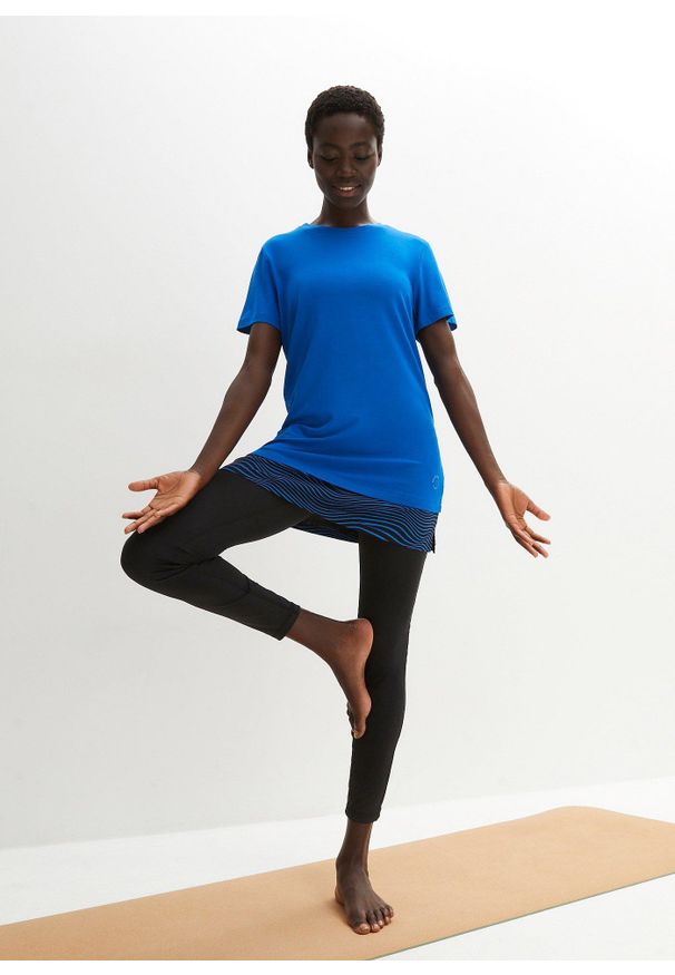 bonprix - T-shirt sportowy, w optyce 2 w 1. Kolor: niebieski. Materiał: wiskoza. Styl: sportowy