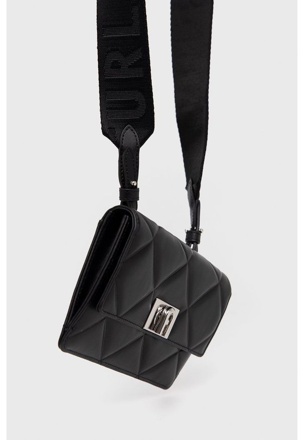 Furla Torebka skórzana kolor czarny. Kolor: czarny. Materiał: skórzane. Rodzaj torebki: na ramię