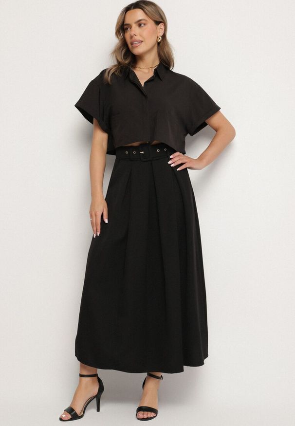 Born2be - Czarna Rozkloszowana Spódnica z Wiskozą z Gumką w Talii i Dodatkowym Paskiem Marialle. Okazja: na co dzień, na randkę. Kolor: czarny. Materiał: wiskoza. Styl: casual