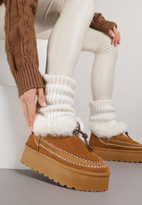 Born2be - Brązowe Śniegowce na Grubej Podeszwie z Ozdobnymi Przeszyciami i Futerkiem Lindera. Okazja: na co dzień. Kolor: brązowy. Materiał: futro. Styl: casual #1