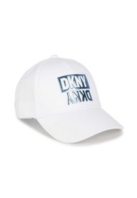 DKNY - Dkny czapka z daszkiem bawełniana dziecięca kolor biały z nadrukiem. Kolor: biały. Materiał: bawełna. Wzór: nadruk