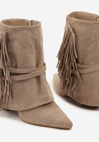 Renee - Ciemnobeżowe Botki Boho z Cholewką Imitującą Nogawkę i Frędzlami Zaslie. Okazja: na imprezę, na co dzień. Kolor: beżowy. Materiał: jeans, skóra. Szerokość cholewki: normalna. Obcas: na obcasie. Styl: boho. Wysokość obcasa: średni #3