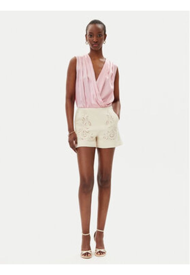 TwinSet - TWINSET Szorty materiałowe 251TP2162 Beżowy Regular Fit. Kolor: beżowy. Materiał: wiskoza