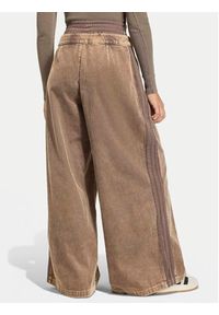 Adidas - adidas Spodnie materiałowe Corduroy Sst KD8782 Brązowy Wide Leg. Kolor: brązowy. Materiał: bawełna #6