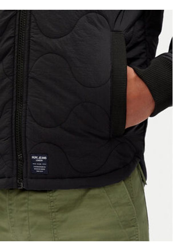 Pepe Jeans Kurtka przejściowa Malabar PM403061 Czarny Regular Fit. Kolor: czarny. Materiał: syntetyk